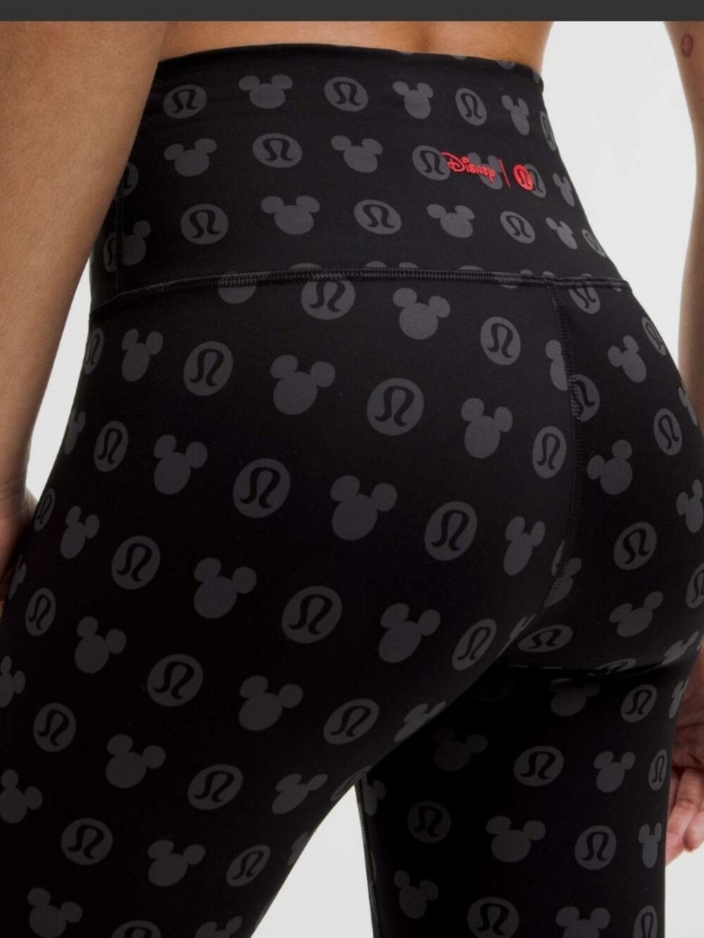 Disney x Lululemon *Wunder Train High-Rise Tight 25" Disney Classic Black - Picture 8 of 10